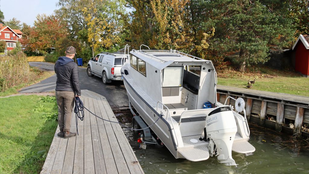 W Traila baten sa gor du ingang