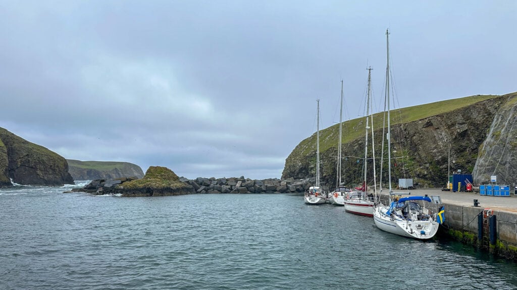 w resmal shetlandsoarna hamn fair isle