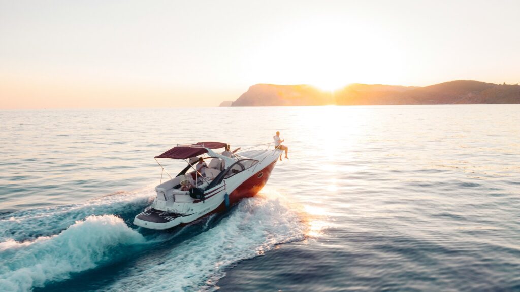 photo 1593351415075 3bac9f45c877