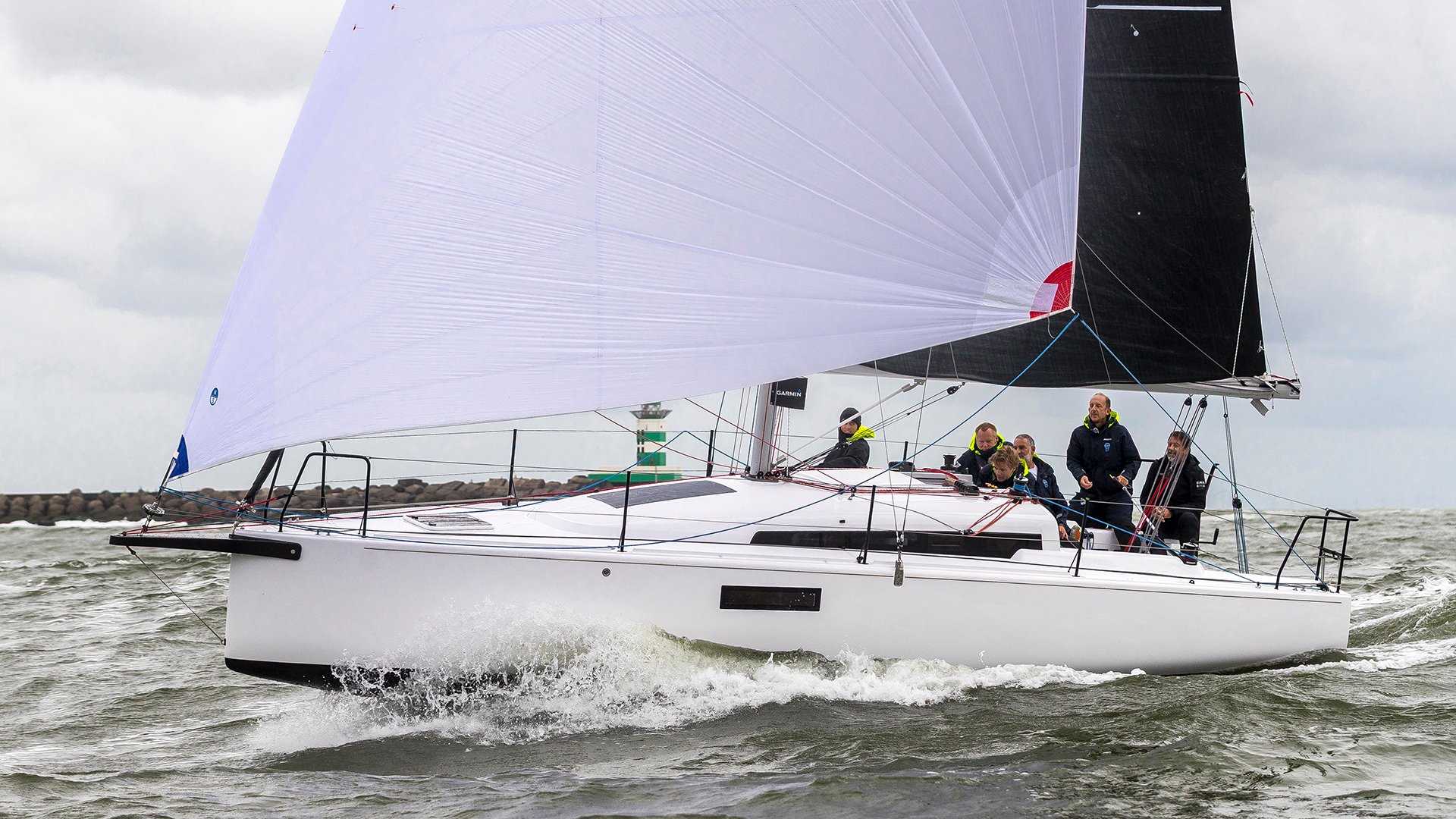 w test beneteau first 30