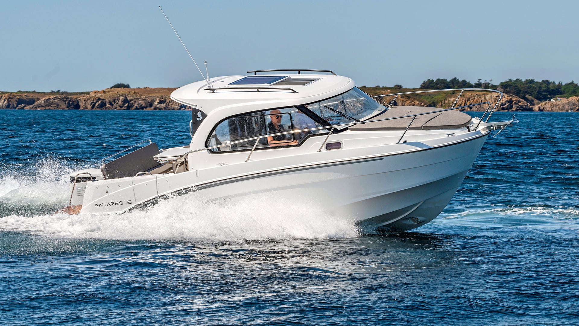 w test beneteau antares 8 ingang