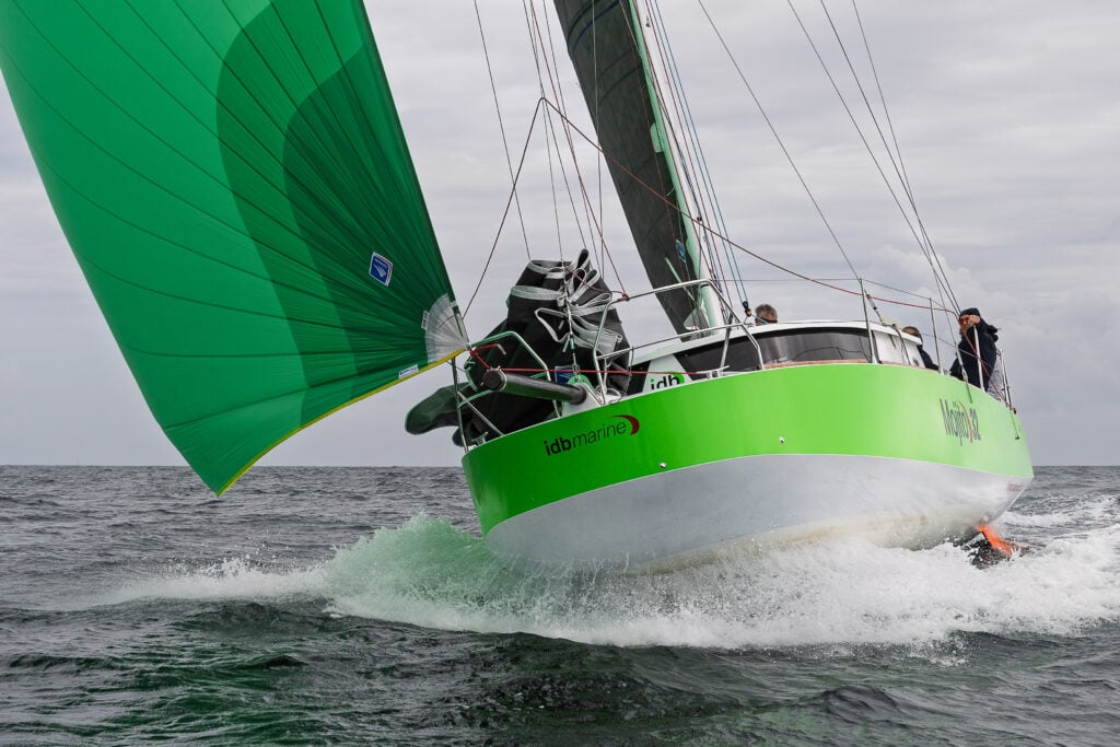 mojito 32 7446 mojito 32 01 sailing 01 s mainguet scaled